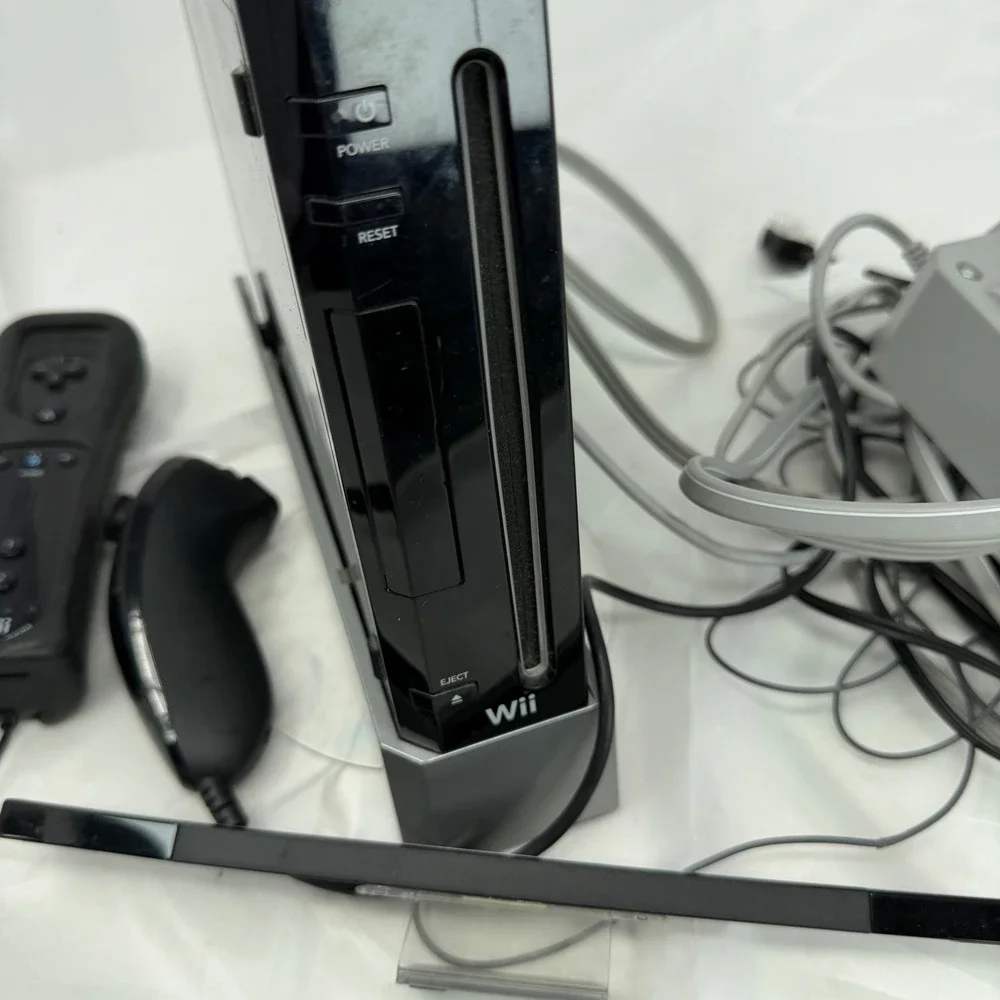 Nintendo Wii Console Black RVL-001 Bundle GameCube Compatible Remotes & Nunchuk